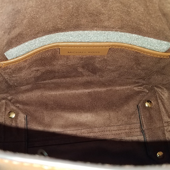 Michael Kors Medium Lucy Hobo Leather Shoulder Bag - Picture 4 of 12